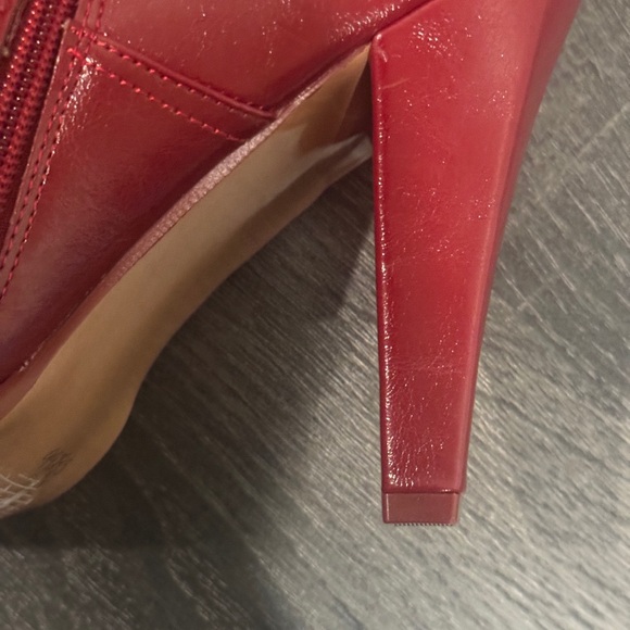 Steve Madden Red high heel boots - Size 8 - Picture 3 of 5
